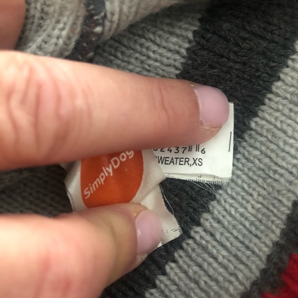 Three XS dog sweaters - Picture 4 of 4